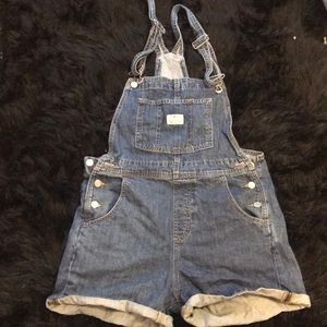 Levi overall shorts size Small